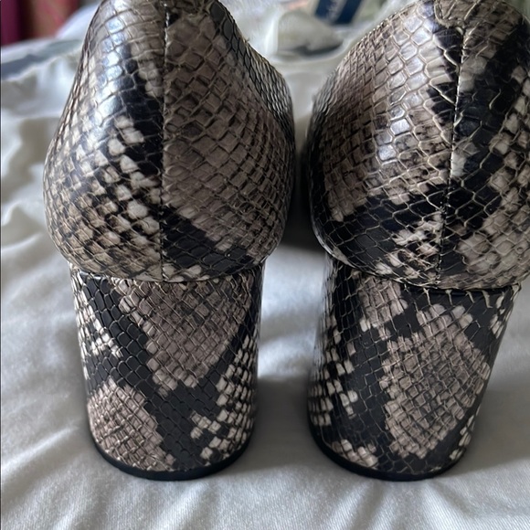 Cole Haan Brown Beige block heel Snakeskin Texture and Gold-Toned Embellishment - Picture 3 of 11